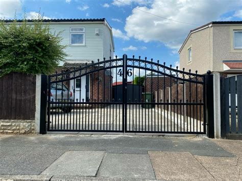 metal gates in wakefield